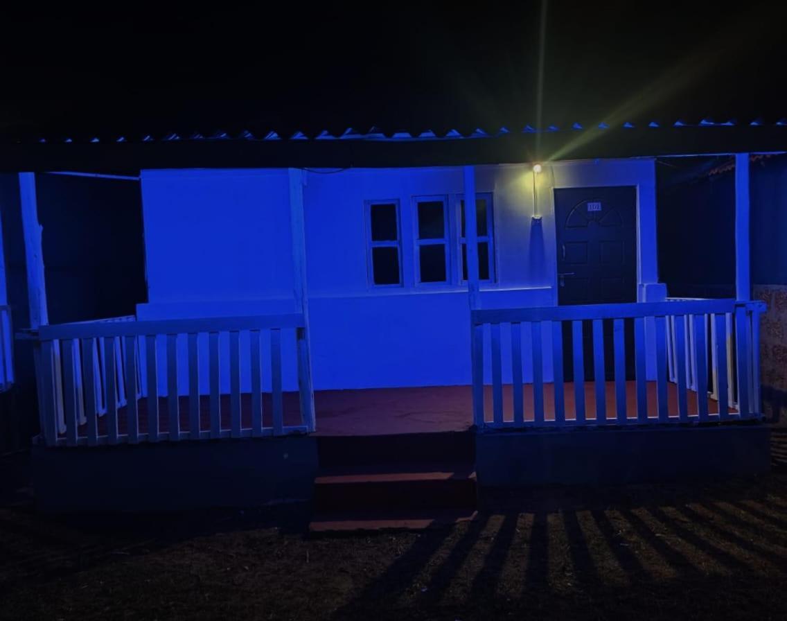 कैम्पिंग की जगह Wave And Restaurant